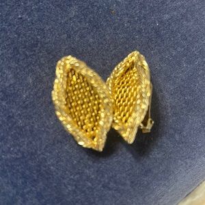 Gorgeous vintage Hobe earrings!